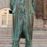 19 Živi kip - Plečnik pred Magistratom